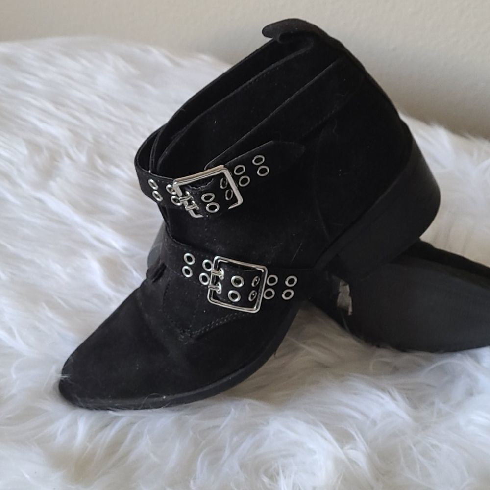 Divided Black Bootie - Picture 8 of 9
